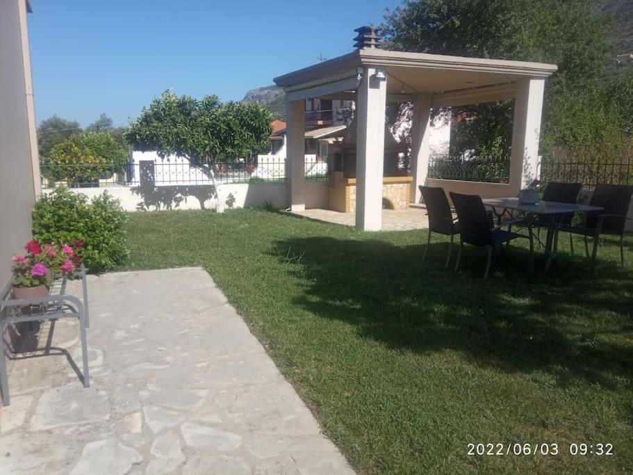 Διαμέρισμα Μεντησ Ігумениця Екстер'єр фото